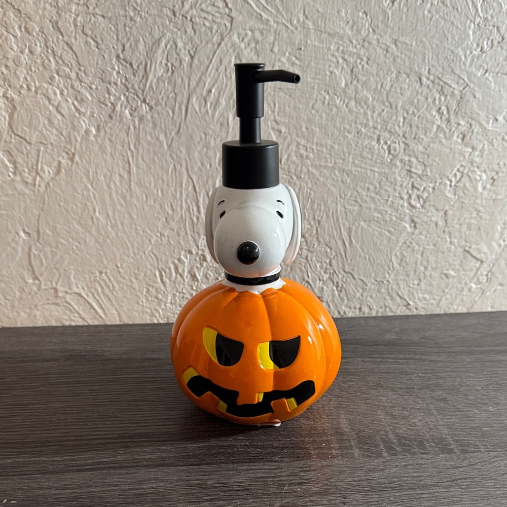 Halloween Snoopy Pumpkin Soap Dispenser